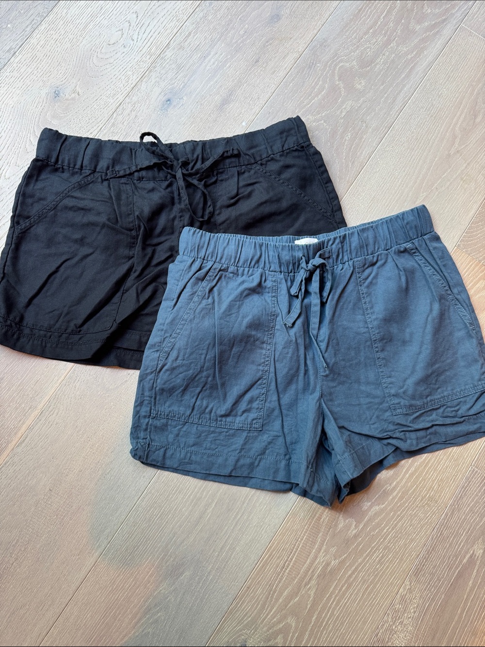 Women's Pull-On Drawstring Shorts - Black & Blue/Gray